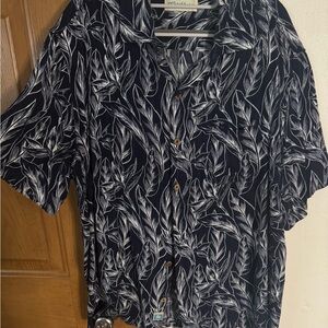 Black and White Casual Button Down Shirt, Caribbean Brand, size L